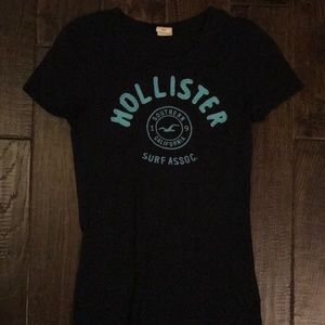 Hollister tee